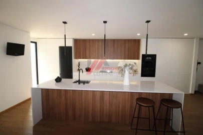 Moradia T3 para Venda em Bougado (São Martinho e Santiago)
