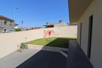 Moradia T3 para Venda em Bougado (São Martinho e Santiago)