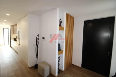 Moradia T3 para Venda em Bougado (São Martinho e Santiago)