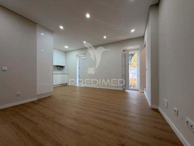Apartamento T2 para Venda em Palmela Foto 4