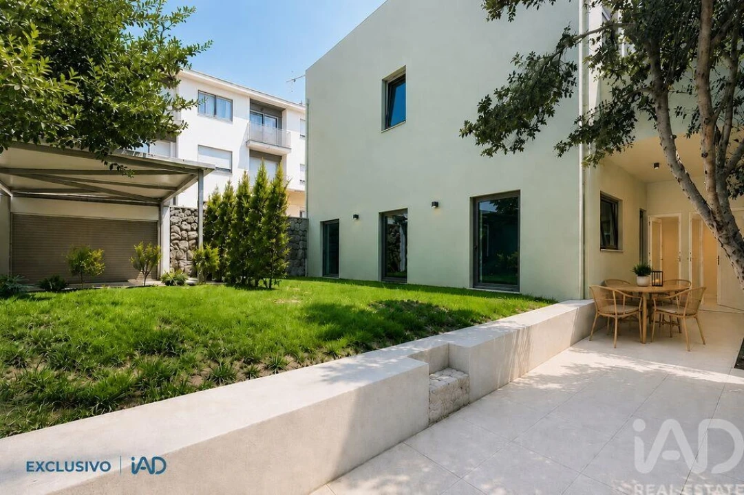 Moradia T4 para Venda em Campanhã Foto 1