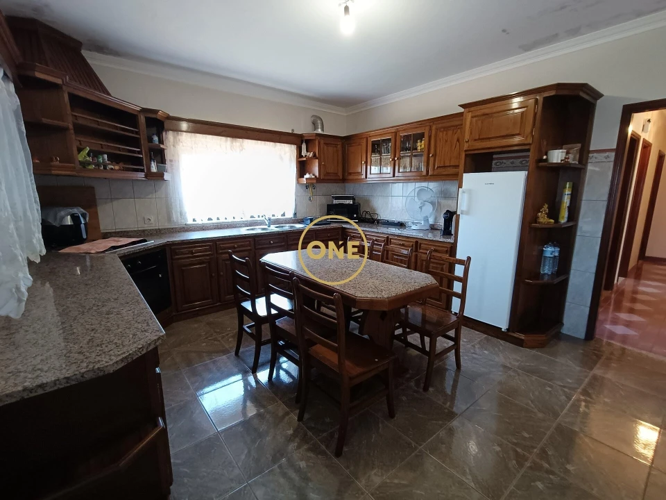 Moradia T4 para Venda em Souto Foto 6