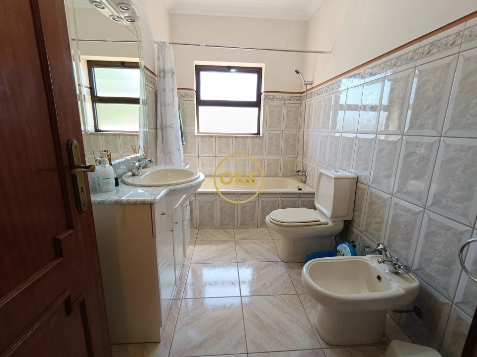 Moradia T4 para Venda em Souto Foto 18