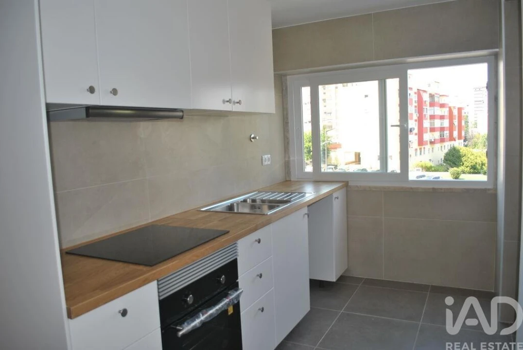 Apartamento T2 para Venda em Odivelas Foto 1