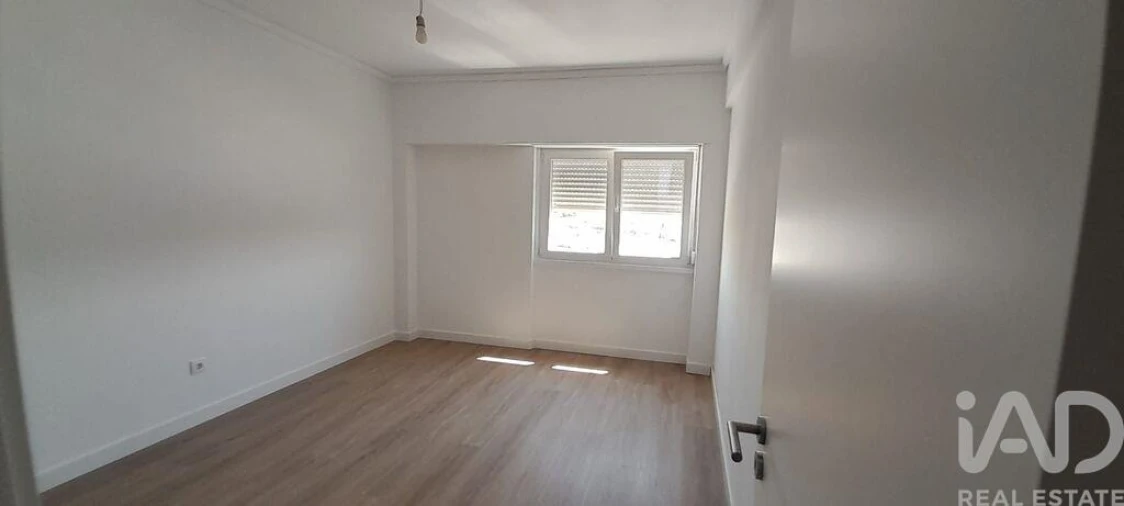 Apartamento T2 para Venda em Odivelas Foto 14