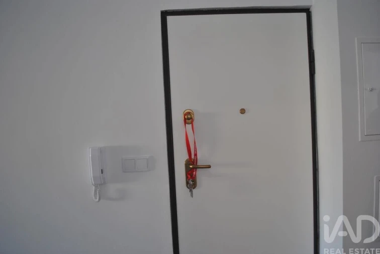 Apartamento T2 para Venda em Odivelas Foto 2