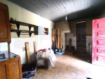 Moradia T4 para Venda em Requeixo, Nossa Senhora de Fátima e Nariz