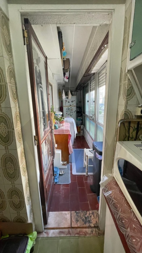 Apartamento T1 para Venda em Carcavelos e Parede