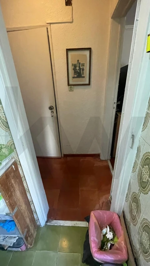 Apartamento T1 para Venda em Carcavelos e Parede