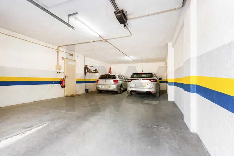 Apartamento T3 para Venda em Sacavém e Prior Velho Foto 23