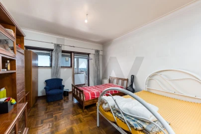 Moradia T5 para Venda em Carcavelos e Parede