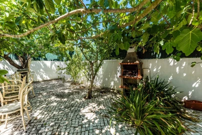 Moradia T5 para Venda em Carcavelos e Parede