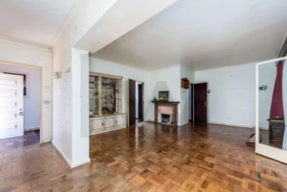 Moradia T5 para Venda em Carcavelos e Parede