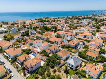 Moradia T5 para Venda em Carcavelos e Parede