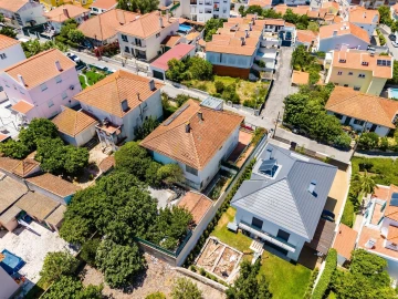 Moradia T5 para Venda em Carcavelos e Parede