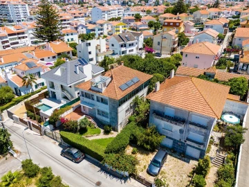 Moradia T5 para Venda em Carcavelos e Parede