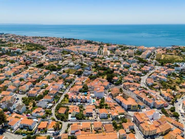 Moradia T5 para Venda em Carcavelos e Parede