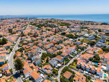 Moradia T5 para Venda em Carcavelos e Parede