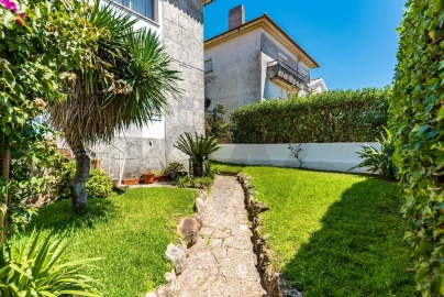Moradia T5 para Venda em Carcavelos e Parede