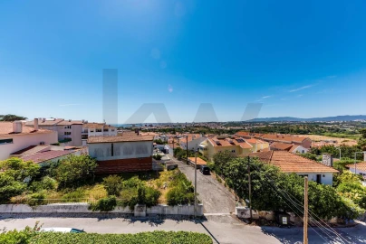 Moradia T5 para Venda em Carcavelos e Parede