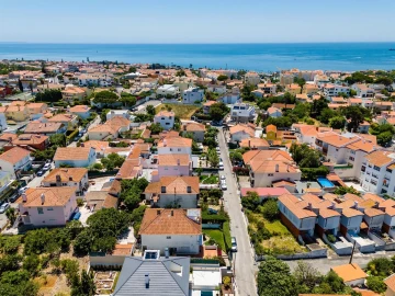 Moradia T5 para Venda em Carcavelos e Parede