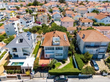 Moradia T5 para Venda em Carcavelos e Parede