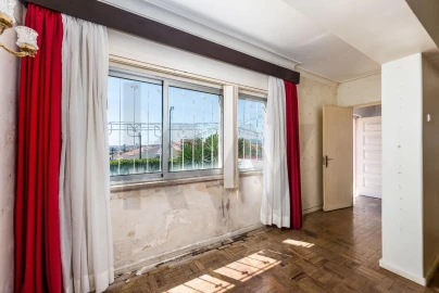 Moradia T5 para Venda em Carcavelos e Parede