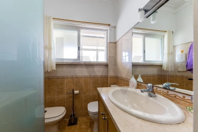 Moradia T5 para Venda em Carcavelos e Parede