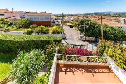 Moradia T5 para Venda em Carcavelos e Parede