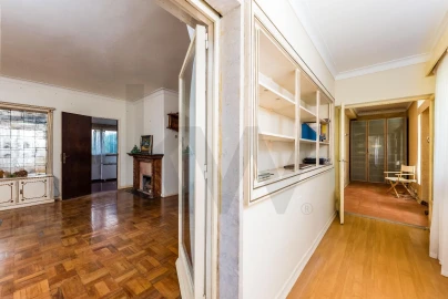 Moradia T5 para Venda em Carcavelos e Parede