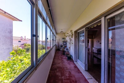 Moradia T5 para Venda em Carcavelos e Parede