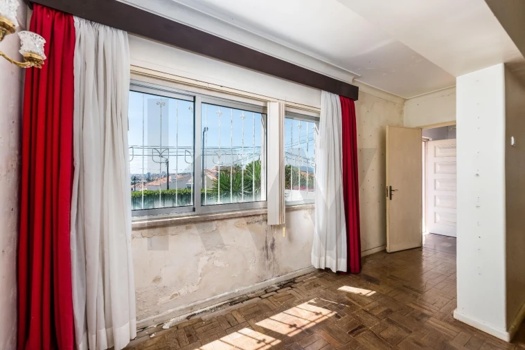 Moradia T5 para Venda em Carcavelos e Parede Foto 4