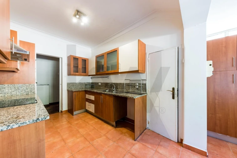 Moradia T5 para Venda em Carcavelos e Parede Foto 9