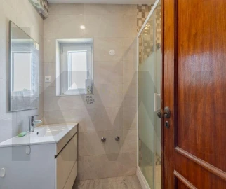 Apartamento T3 para Venda em Carcavelos e Parede