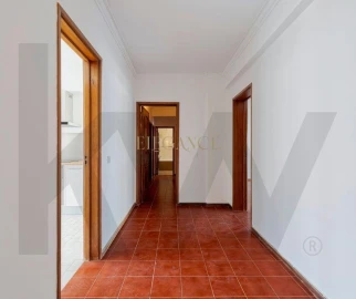 Apartamento T3 para Venda em Carcavelos e Parede