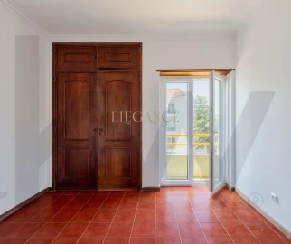 Apartamento T3 para Venda em Carcavelos e Parede
