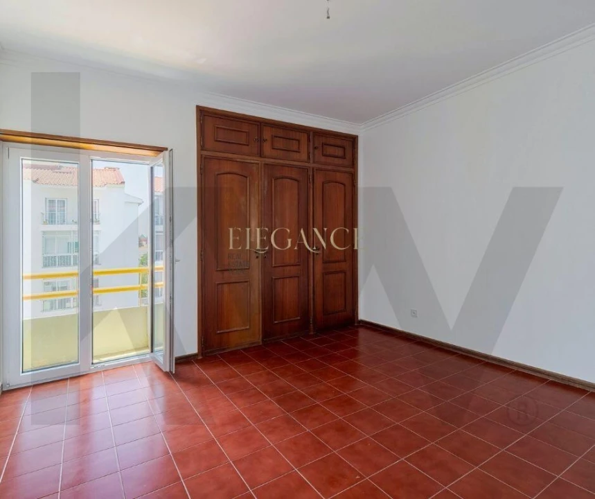 Apartamento T3 para Venda em Carcavelos e Parede Foto 18