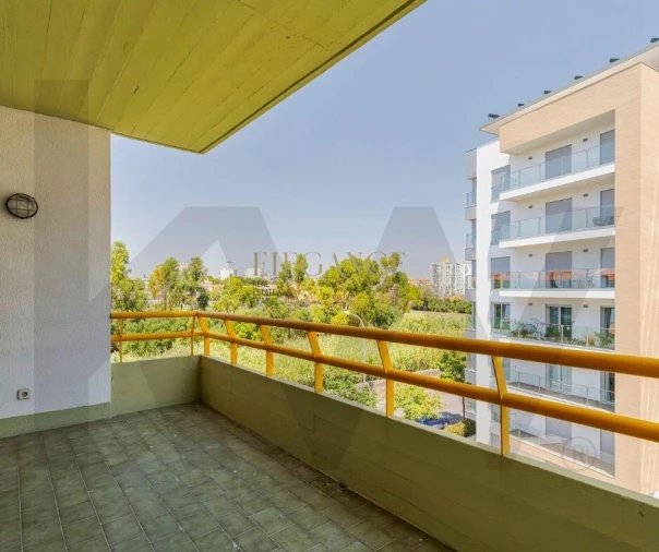 Apartamento T3 para Venda em Carcavelos e Parede Foto 12