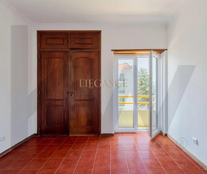 Apartamento T3 para Venda em Carcavelos e Parede Foto 25