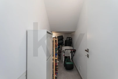 Moradia T4 para Venda em Carnaxide e Queijas