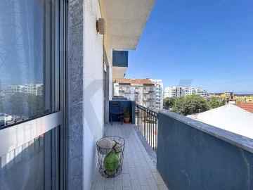 Apartamento T2 para Venda em Romeira e Várzea