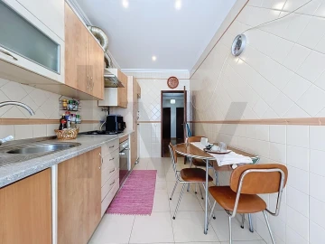 Apartamento T2 para Venda em Romeira e Várzea