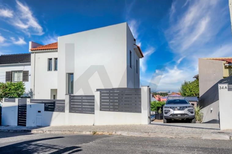 Moradia T3 para Venda em São Domingos de Rana Foto 2
