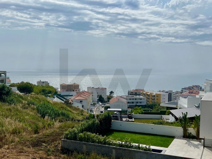 Moradia T4 para Venda em Carvoeira Foto 8