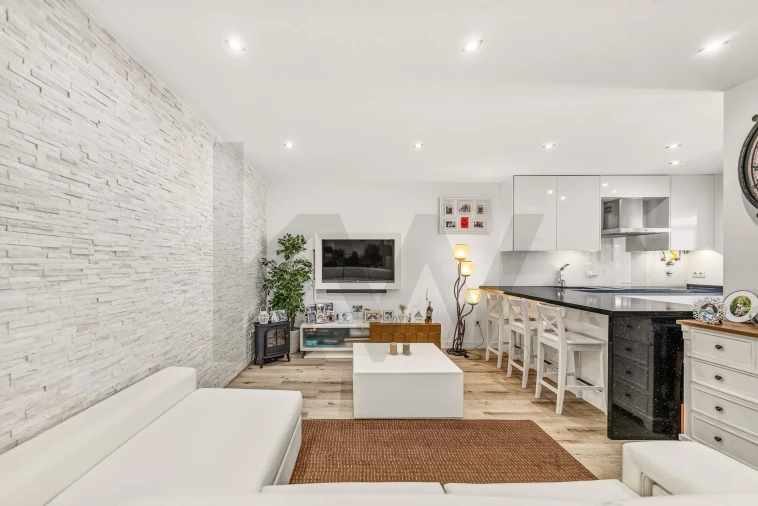 Apartamento T2 para Venda em Campolide Foto 5