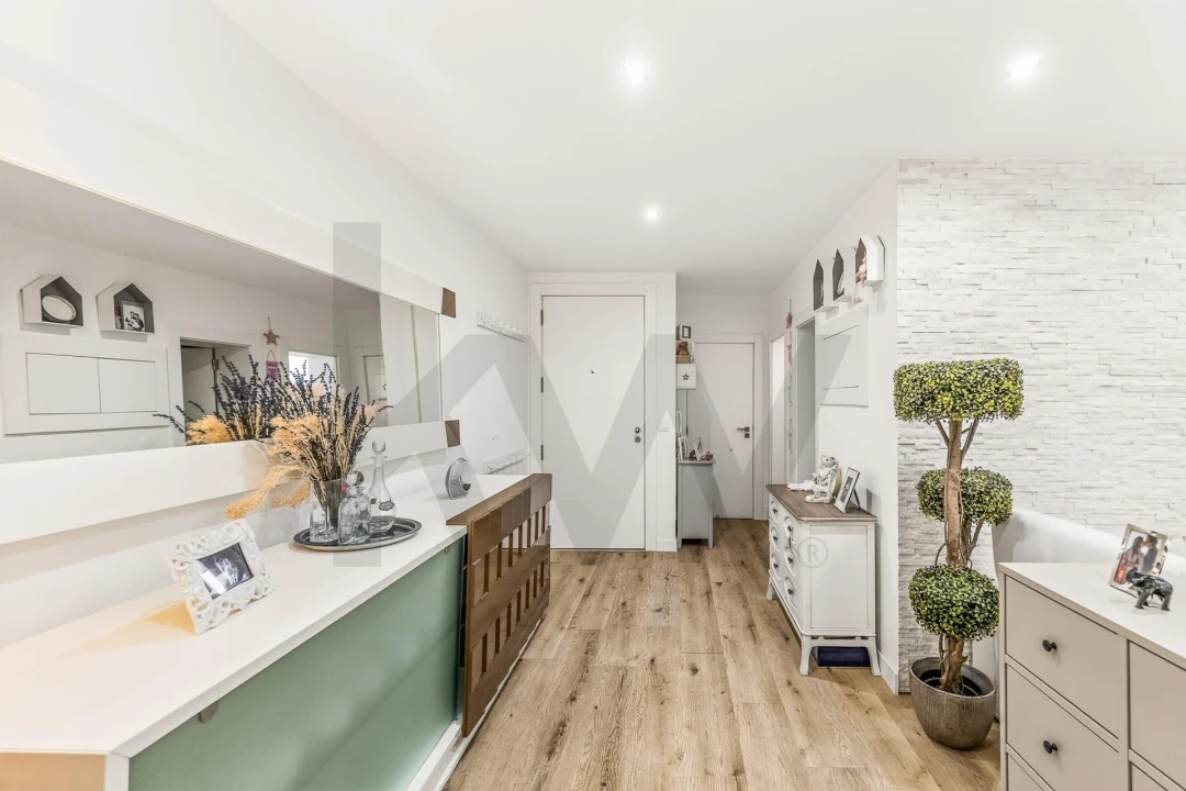 Apartamento T2 para Venda em Campolide Foto 20