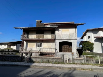 Moradia T3 para Venda em Vila de Cucujães