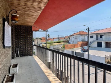 Moradia T3 para Venda em Vila de Cucujães