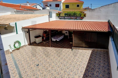 Moradia T5 para Venda em São Domingos de Rana