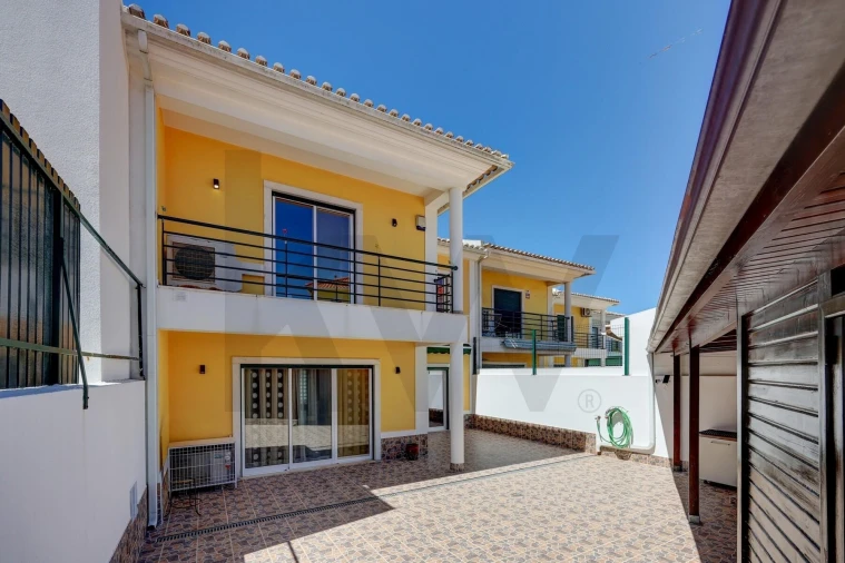 Moradia T5 para Venda em São Domingos de Rana Foto 53